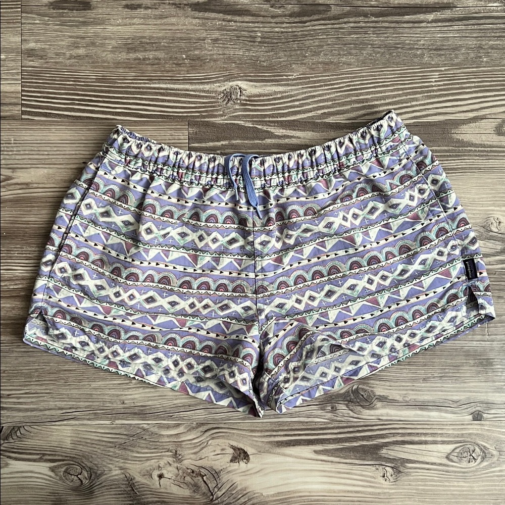 Patagonia Barely Baggies Shorts Purple Geometric Elastic Waist 2.5” Inseam